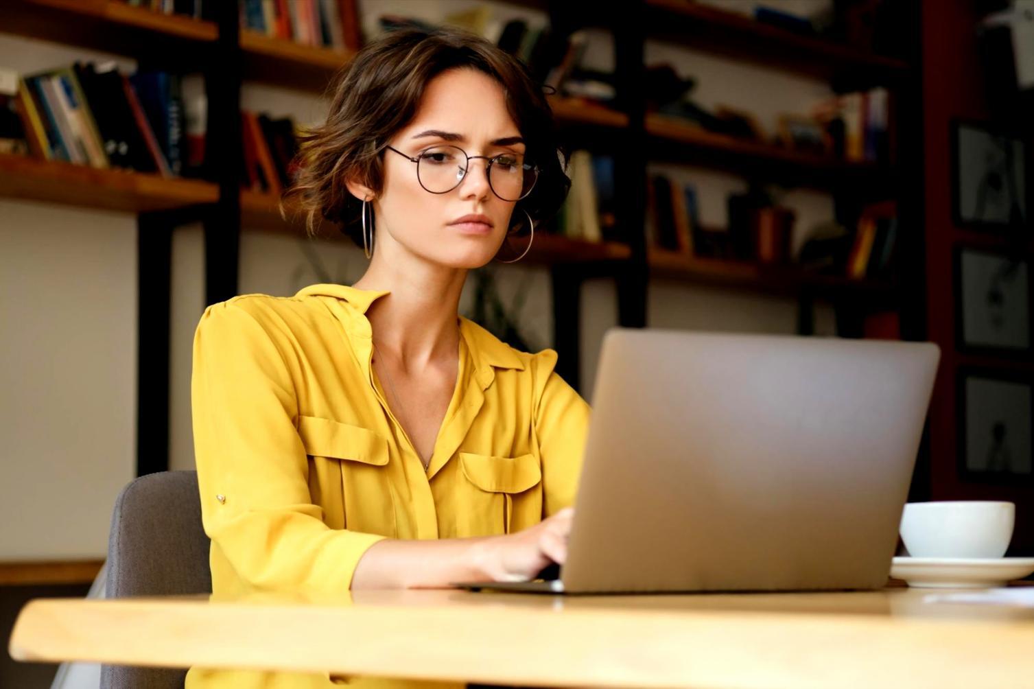 Cours de SEO en ligne — formateurs Delorianevo